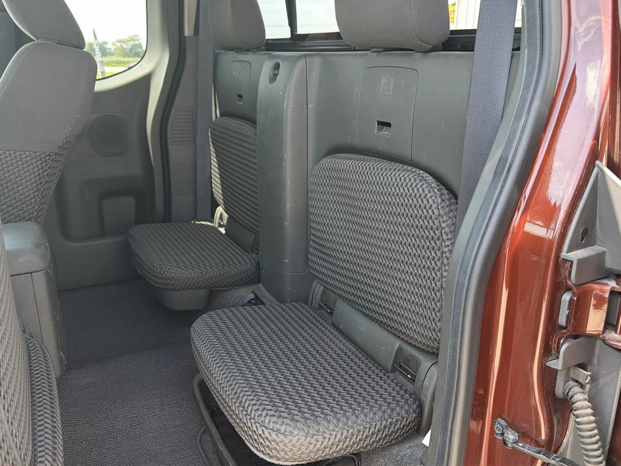 Nissan Frontier 2WD King Cab I4 Auto SV 2016