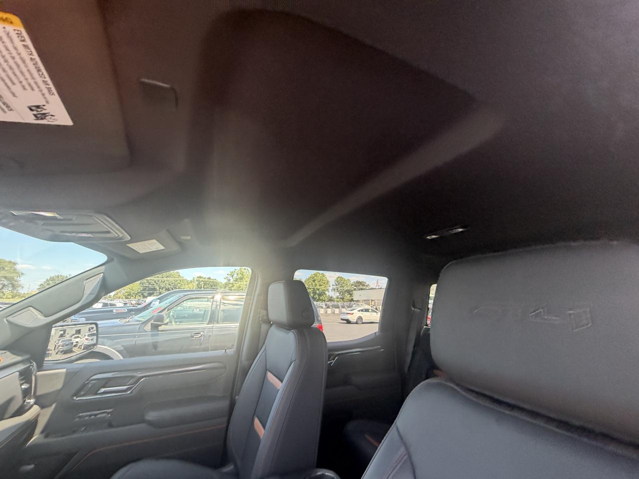 GMC Sierra 1500 4WD Crew Cab 147" AT4 2025