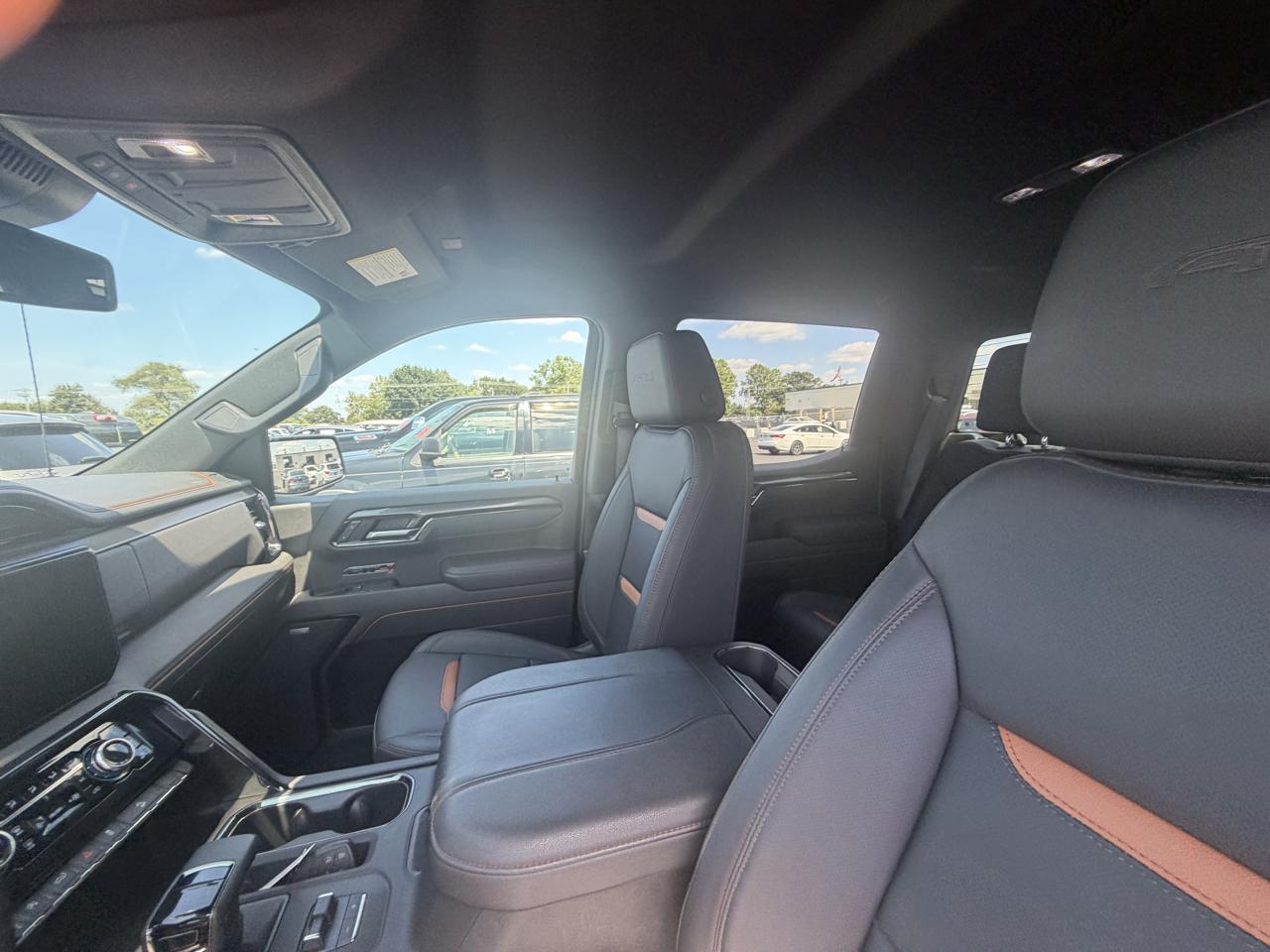 GMC Sierra 1500 4WD Crew Cab 147" AT4 2025