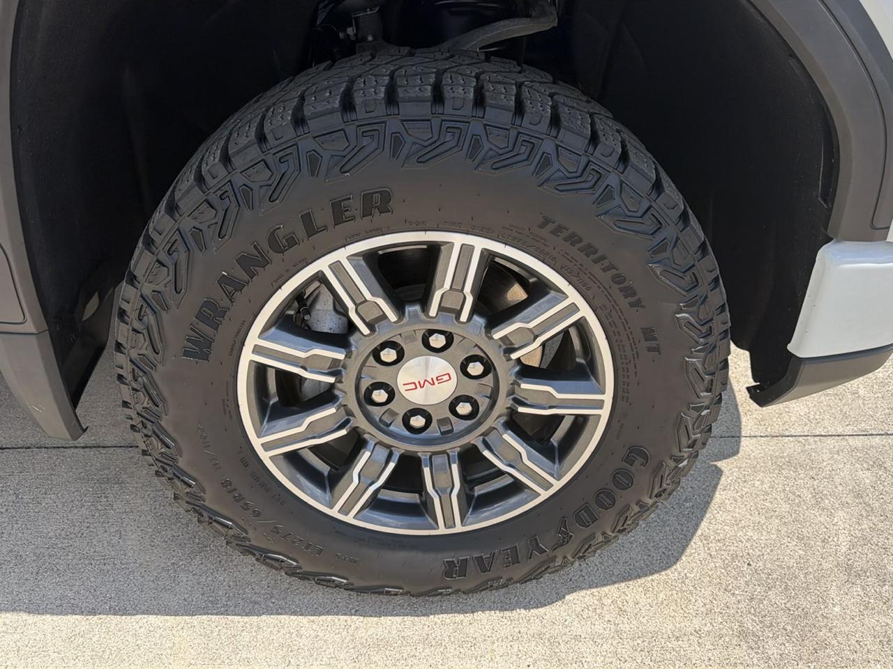 GMC Sierra 1500 4WD Crew Cab 147" AT4 2025