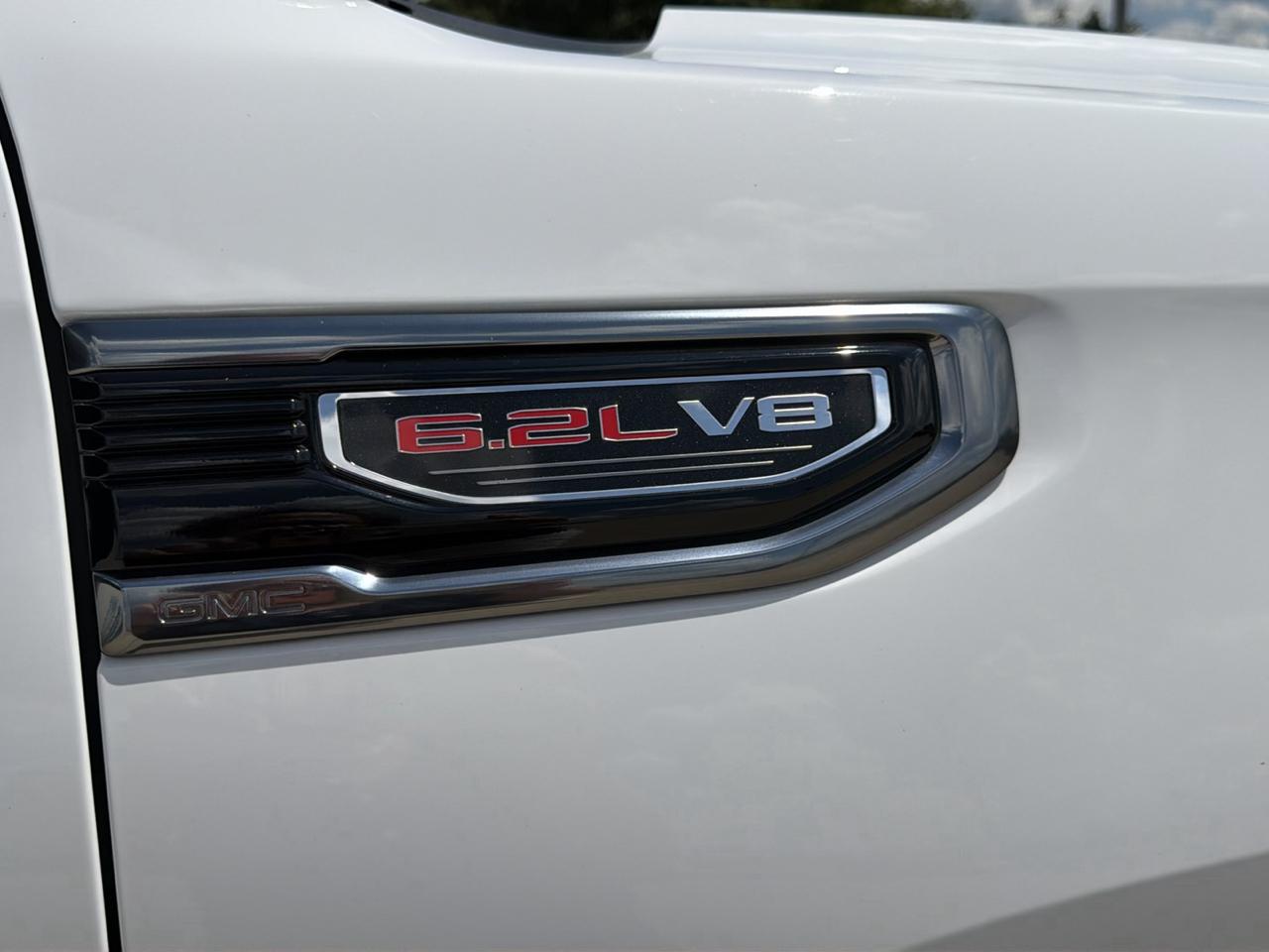 GMC Sierra 1500 4WD Crew Cab 147" AT4 2025