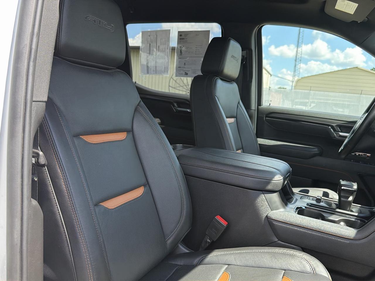 GMC Sierra 1500 4WD Crew Cab 147" AT4 2025
