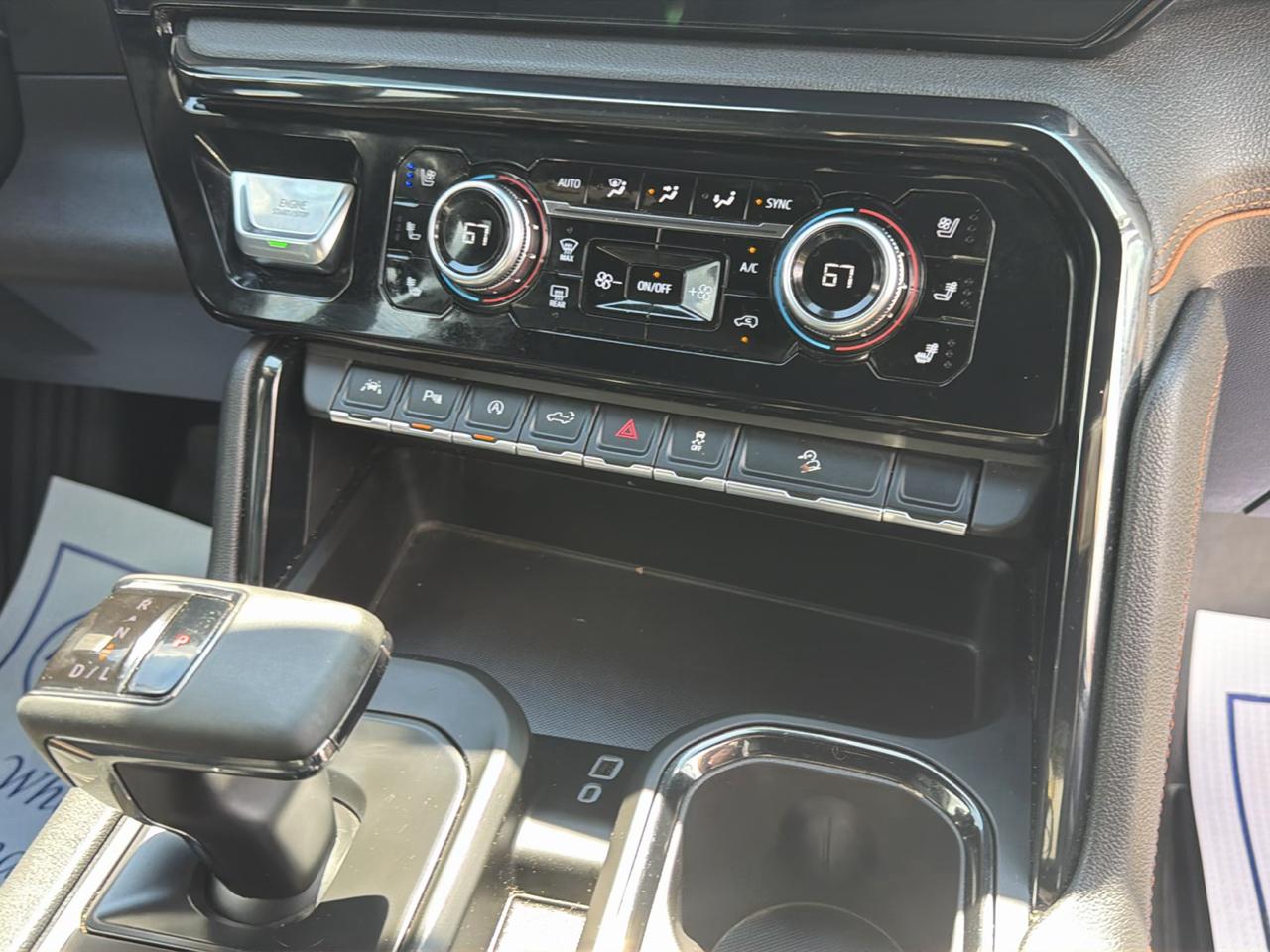 GMC Sierra 1500 4WD Crew Cab 147" AT4 2025