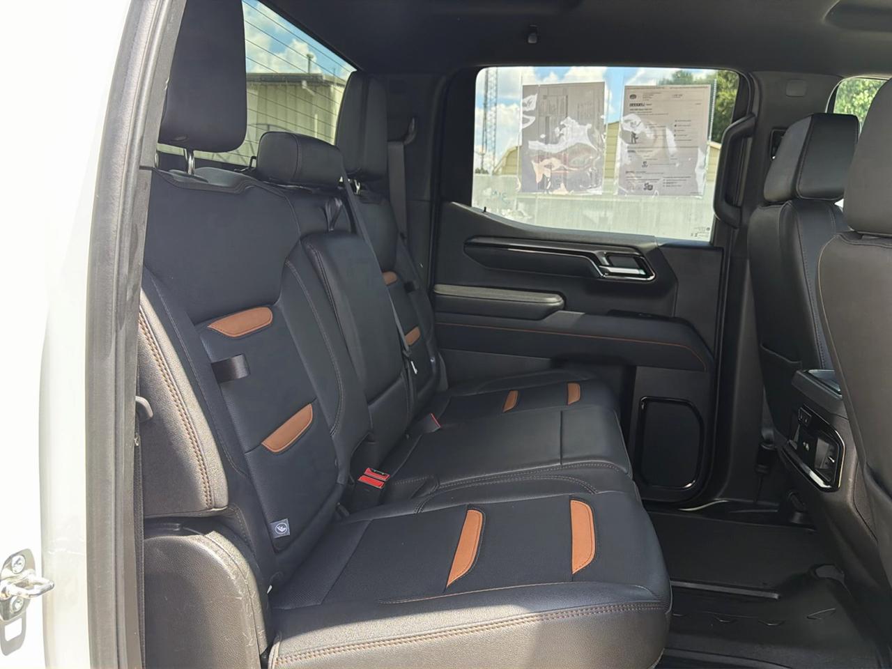 GMC Sierra 1500 4WD Crew Cab 147" AT4 2025
