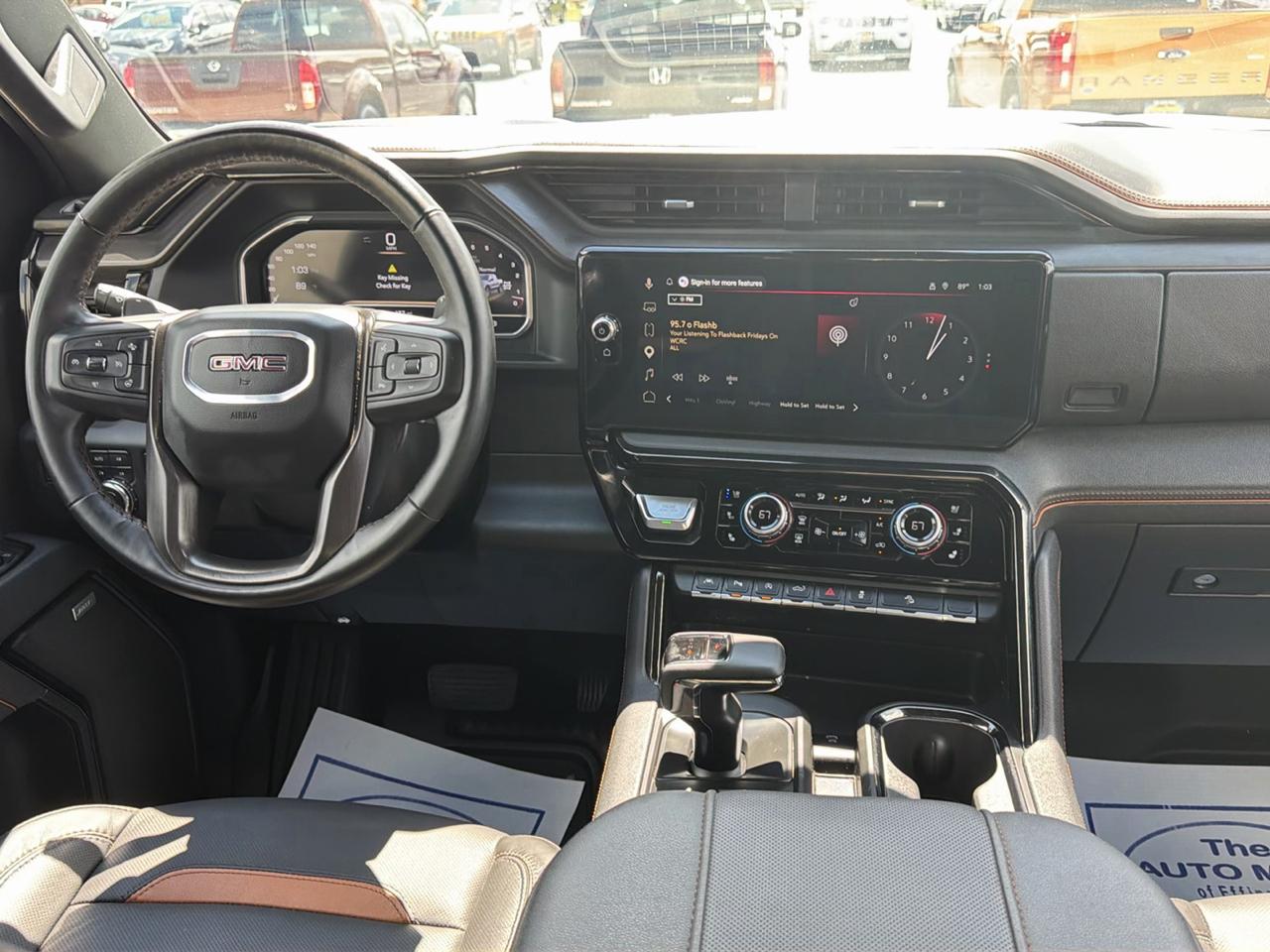 GMC Sierra 1500 4WD Crew Cab 147" AT4 2025