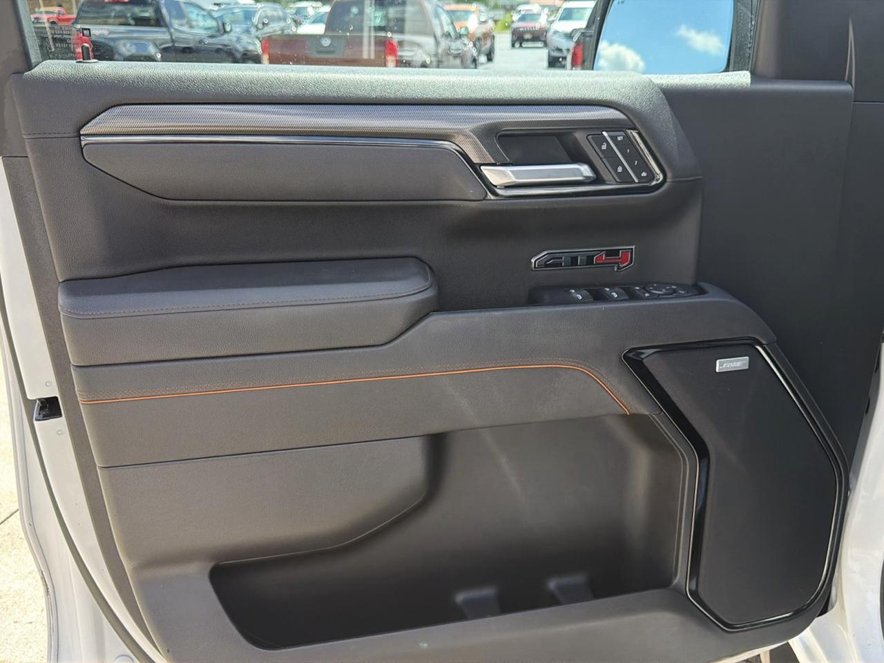 GMC Sierra 1500 4WD Crew Cab 147" AT4 2025
