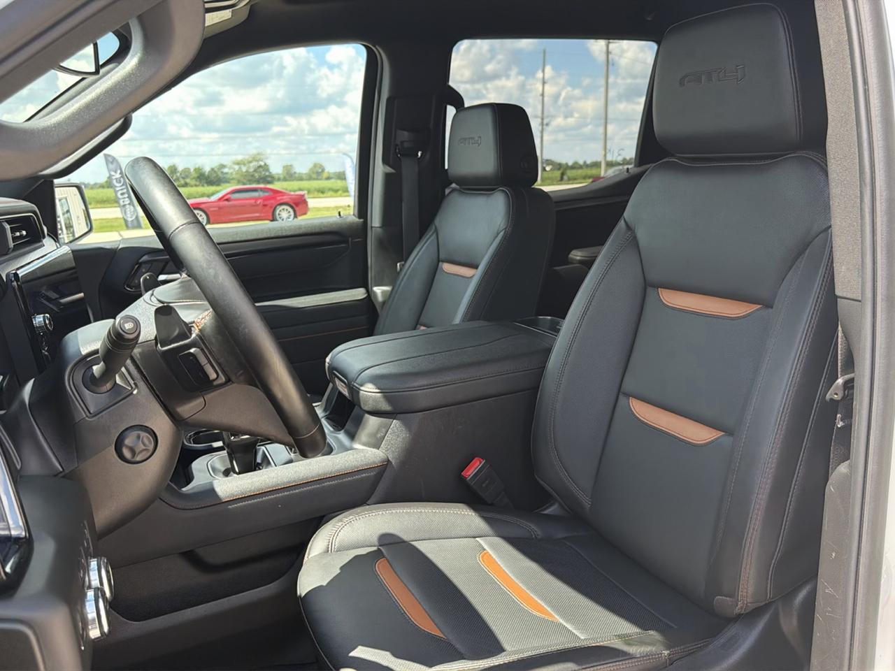 GMC Sierra 1500 4WD Crew Cab 147" AT4 2025