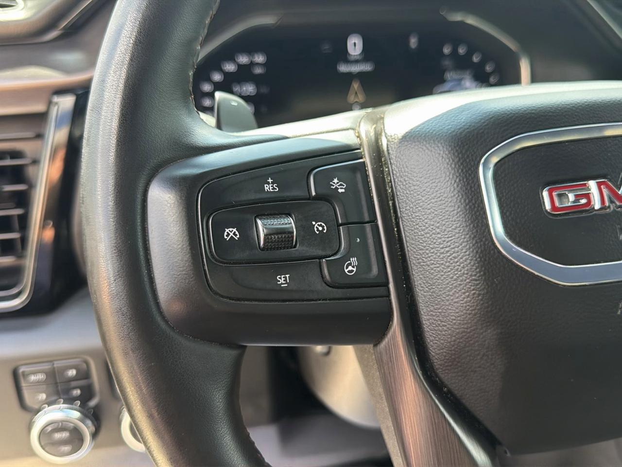 GMC Sierra 1500 4WD Crew Cab 147" AT4 2025
