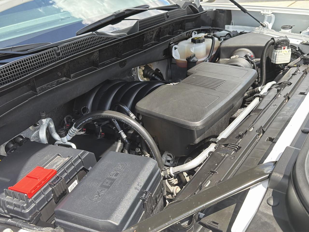 GMC Sierra 1500 4WD Crew Cab 147" AT4 2025