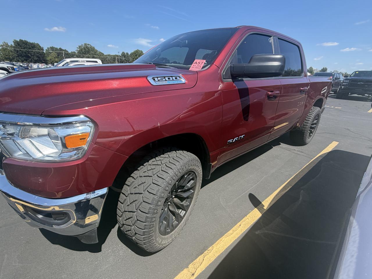 RAM 1500 Big Horn 4x4 Crew Cab 5'7" Box 2022