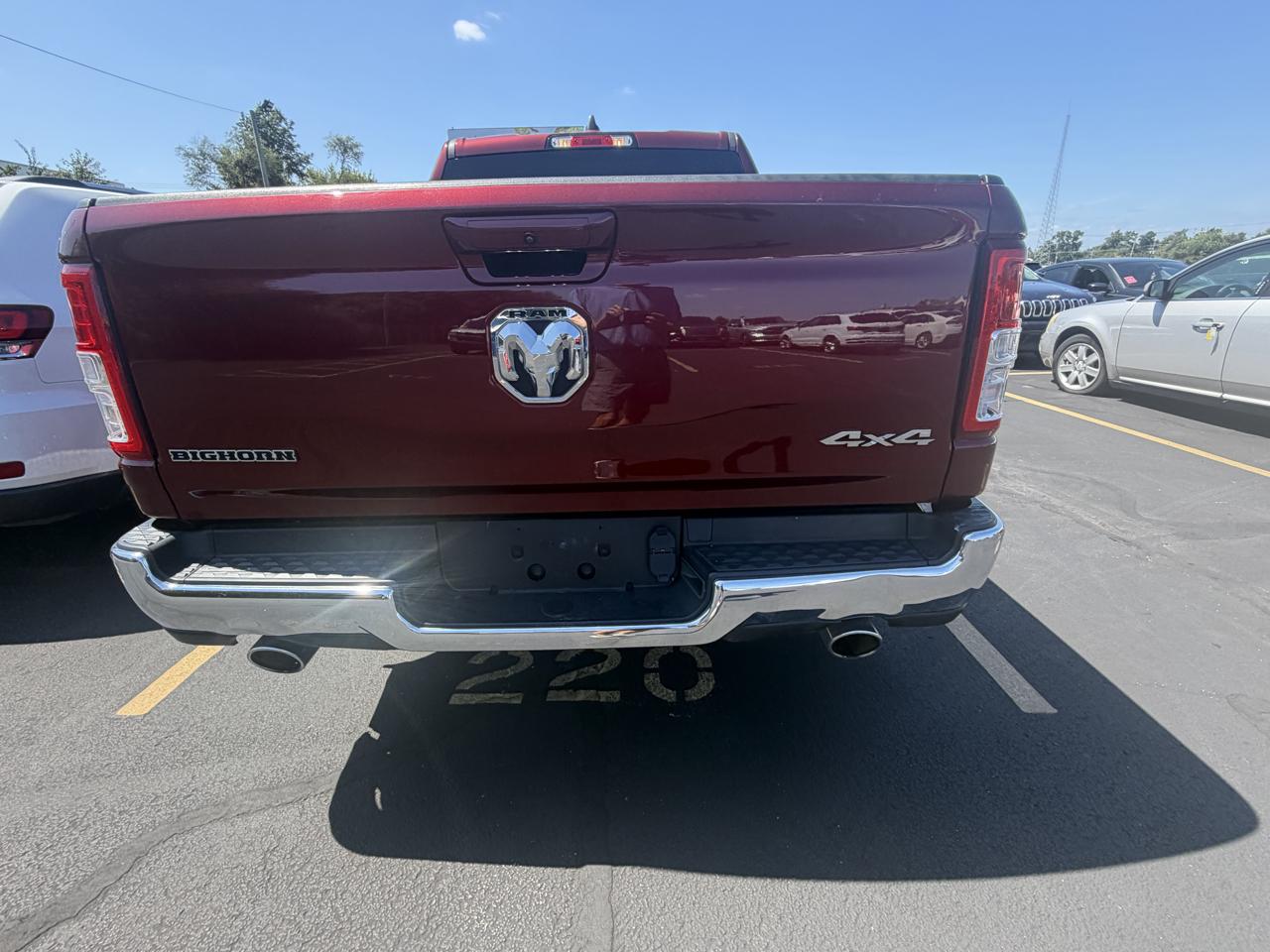 RAM 1500 Big Horn 4x4 Crew Cab 5'7" Box 2022