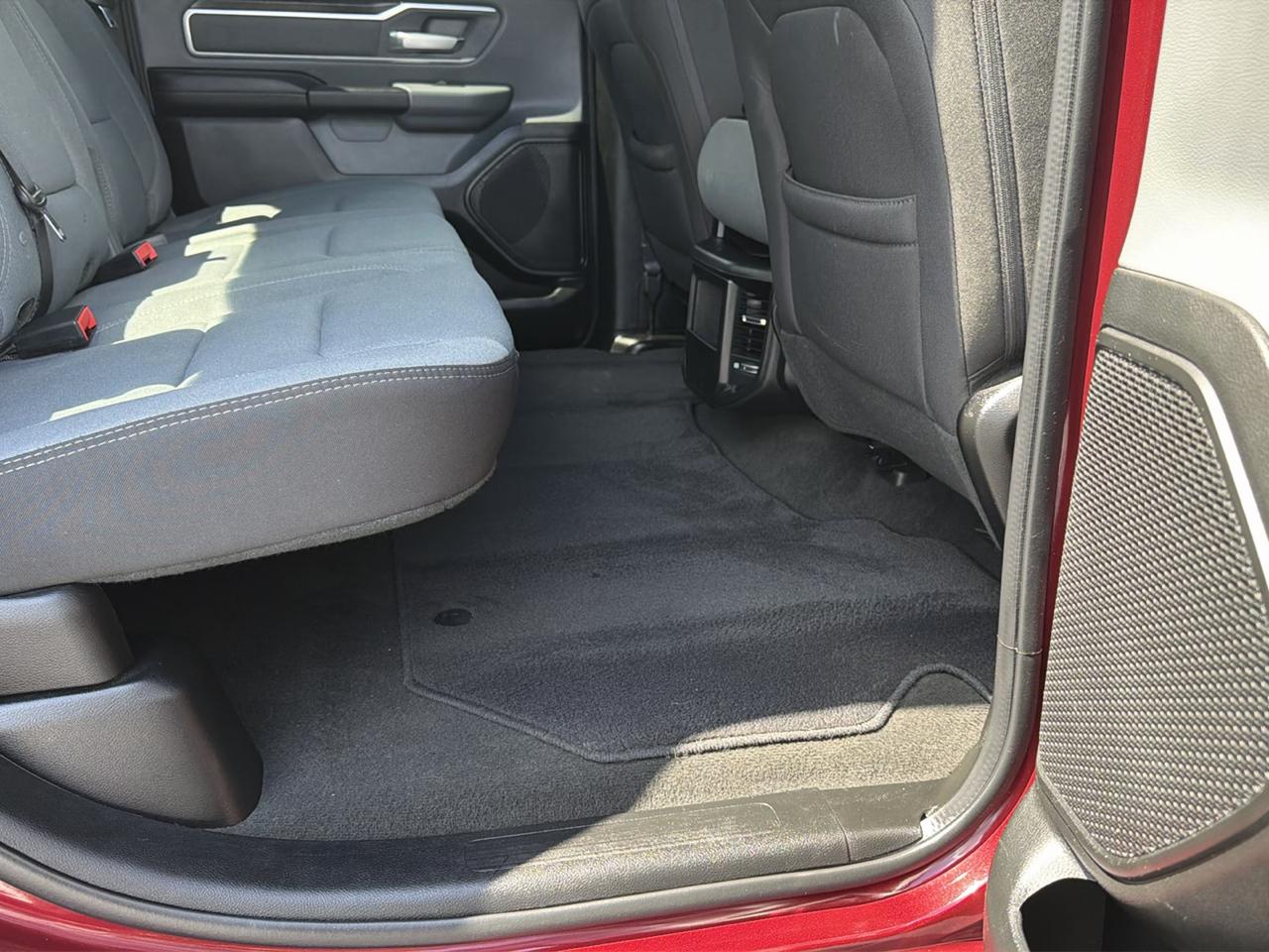 RAM 1500 Big Horn 4x4 Crew Cab 5'7" Box 2022