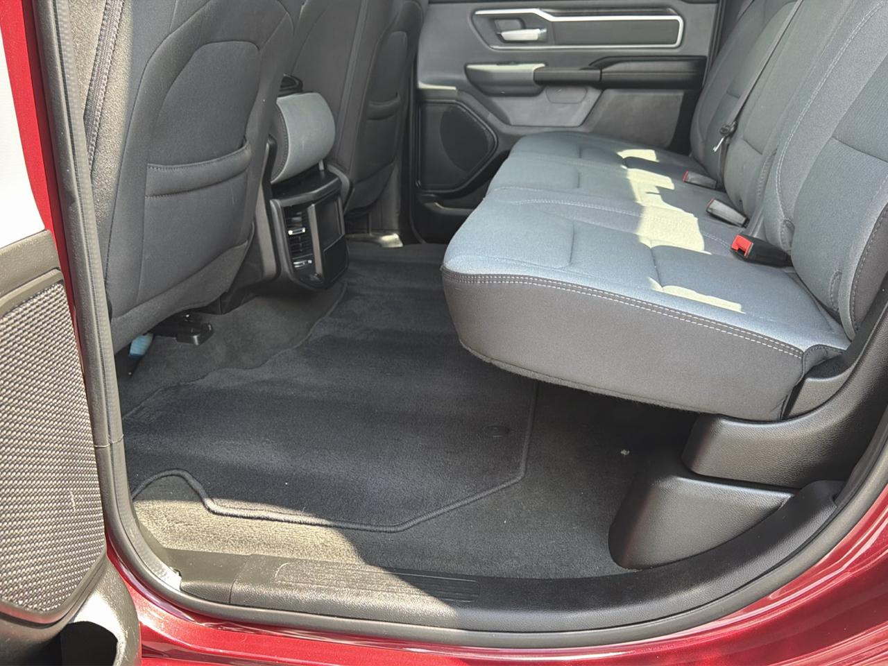 RAM 1500 Big Horn 4x4 Crew Cab 5'7" Box 2022