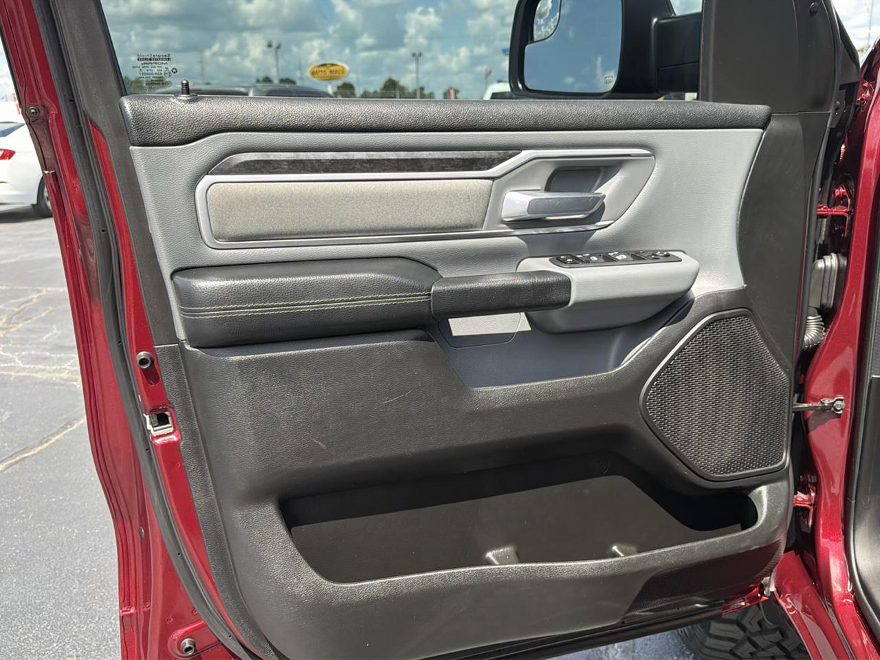 RAM 1500 Big Horn 4x4 Crew Cab 5'7" Box 2022