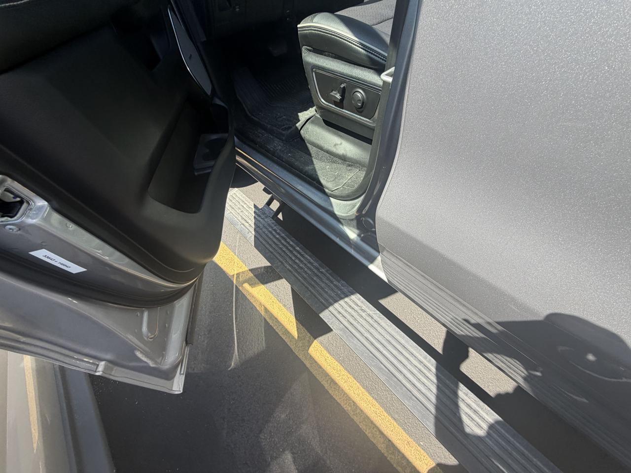 RAM 1500 Laramie 4x4 Crew Cab 5'7" Box 2025