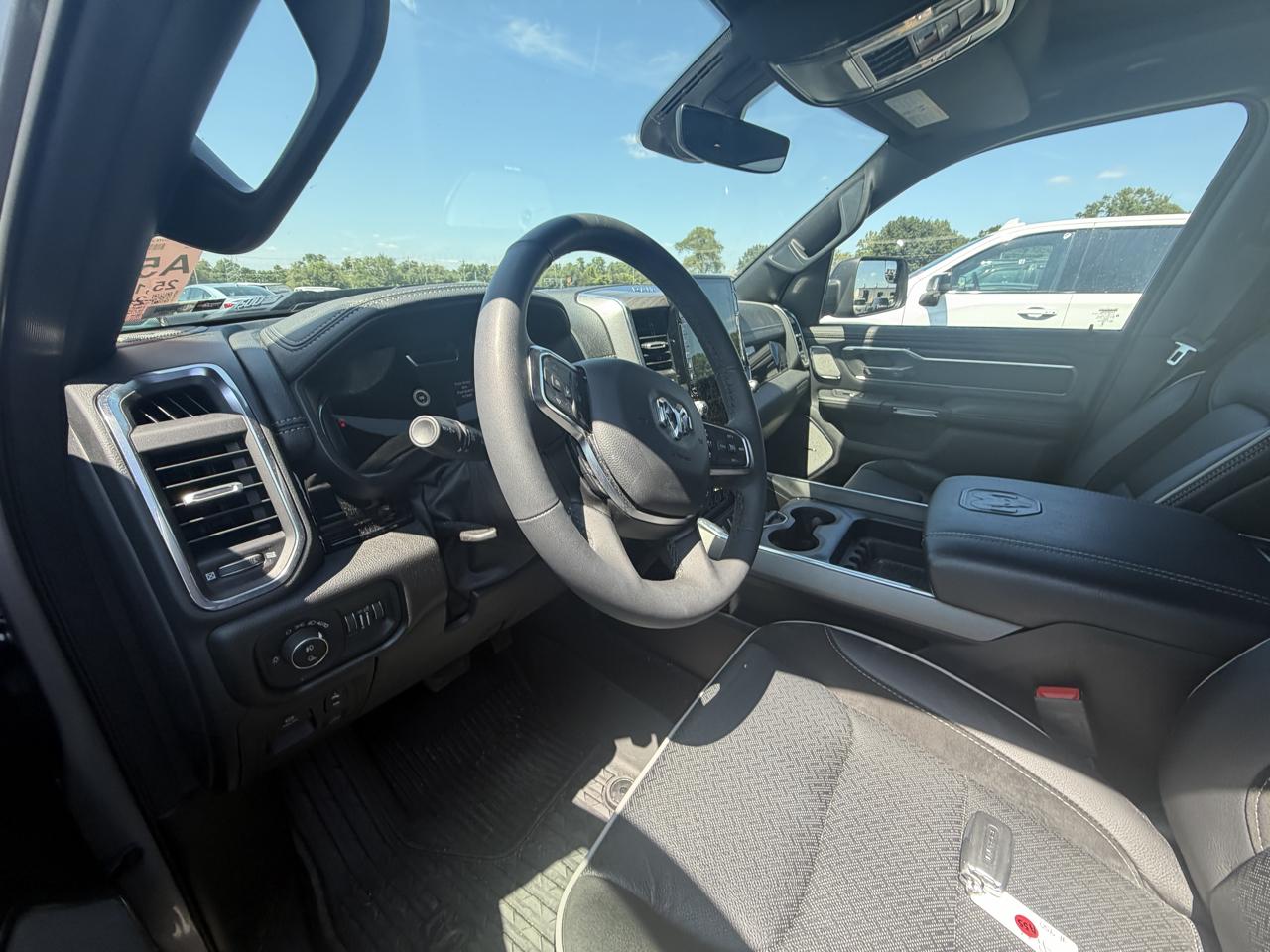 RAM 1500 Laramie 4x4 Crew Cab 5'7" Box 2025