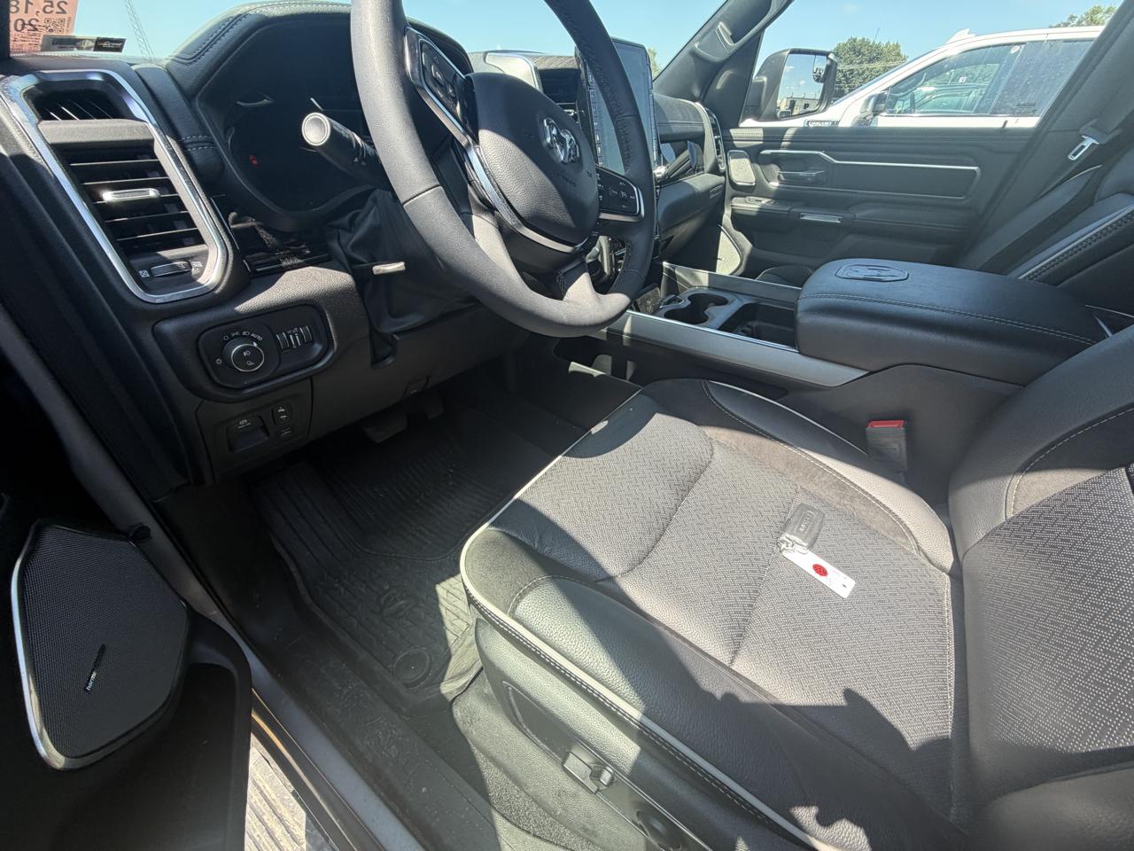RAM 1500 Laramie 4x4 Crew Cab 5'7" Box 2025