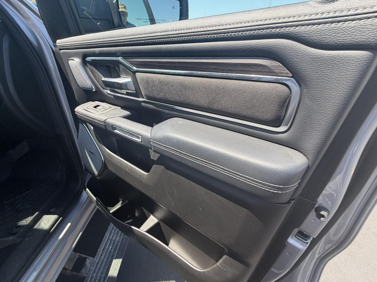 RAM 1500 Laramie 4x4 Crew Cab 5'7" Box 2025