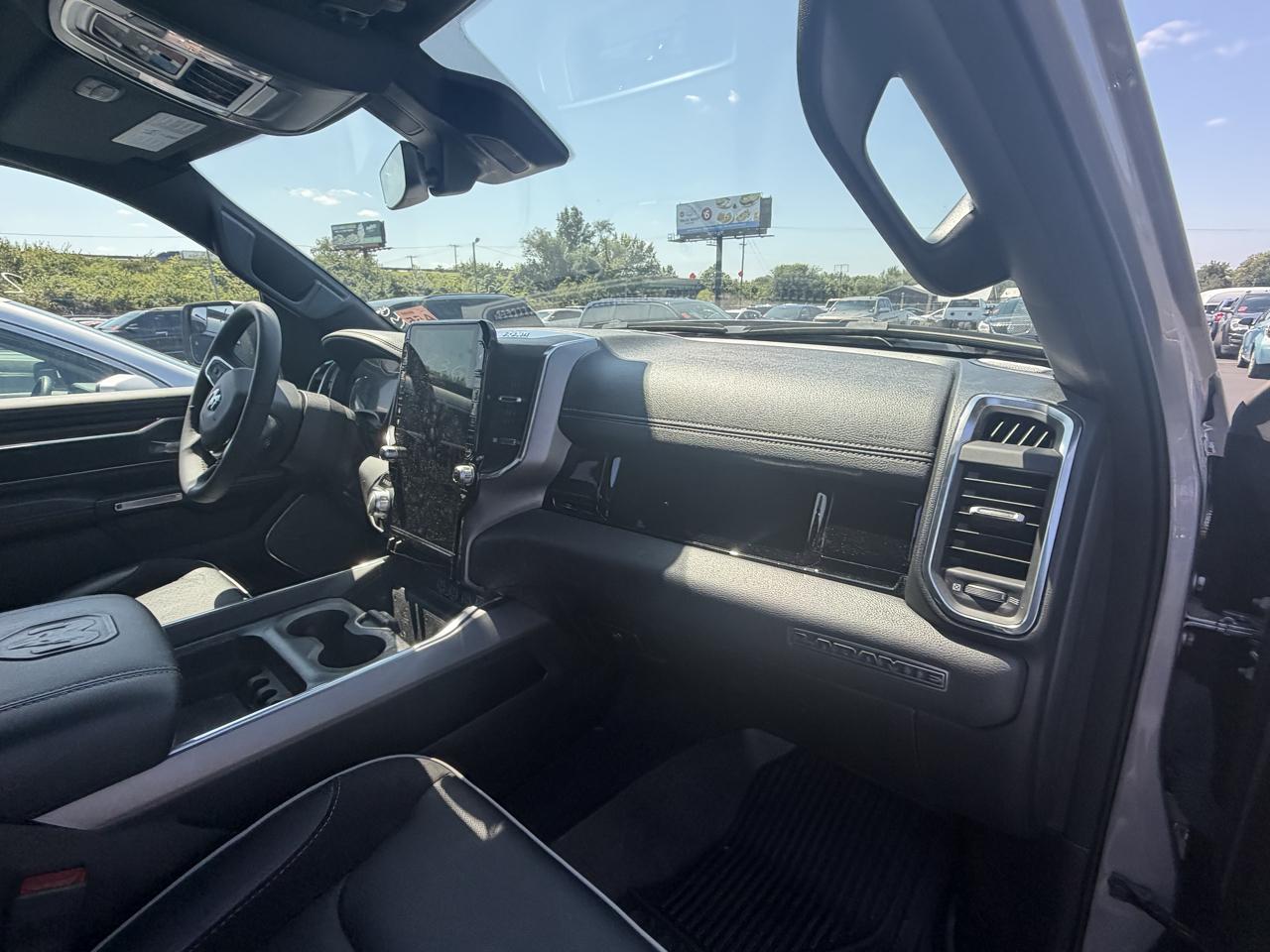 RAM 1500 Laramie 4x4 Crew Cab 5'7" Box 2025