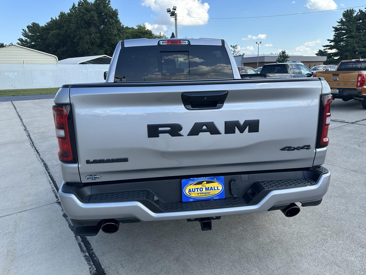 RAM 1500 Laramie 4x4 Crew Cab 5'7" Box 2025