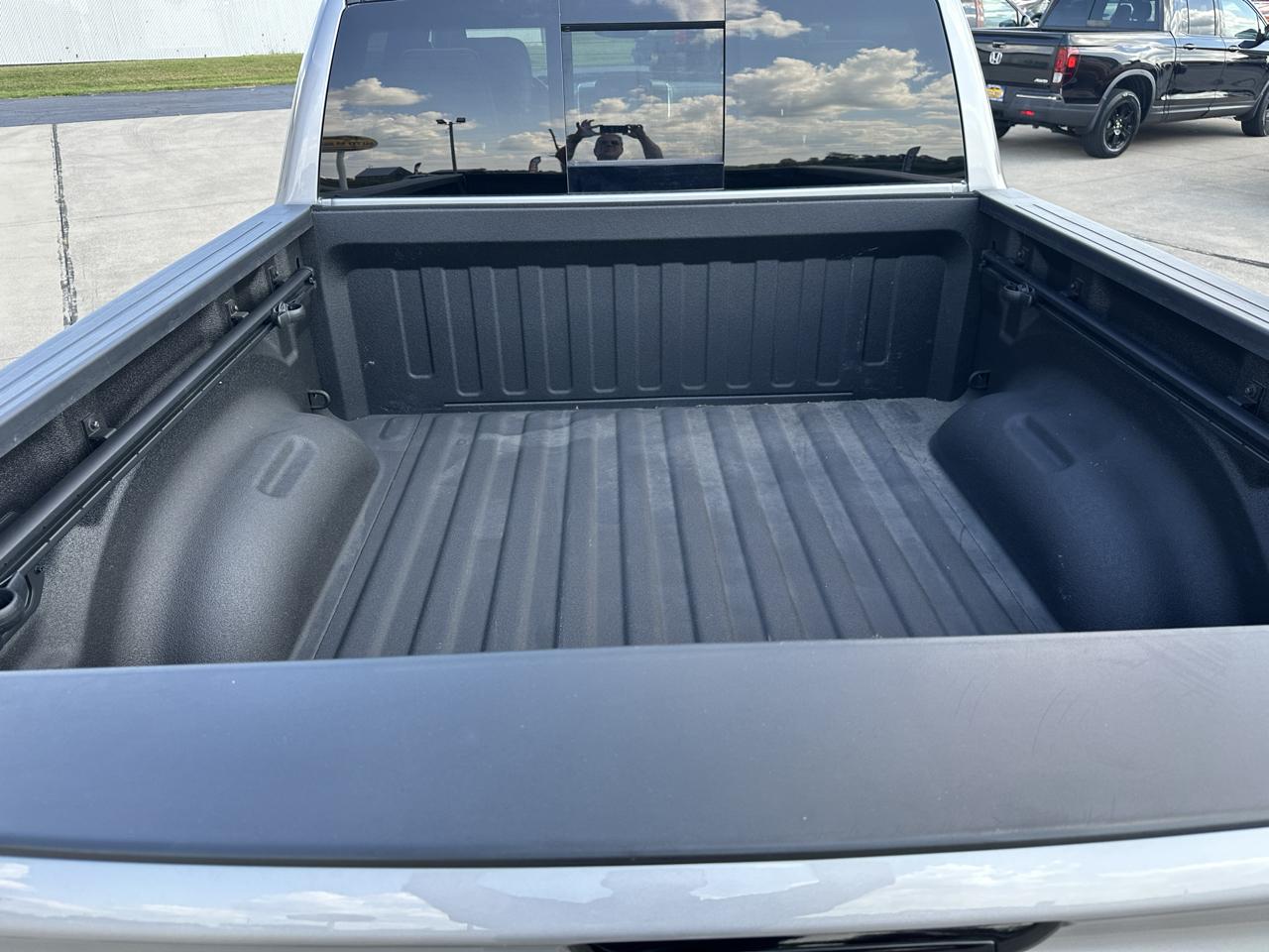 RAM 1500 Laramie 4x4 Crew Cab 5'7" Box 2025