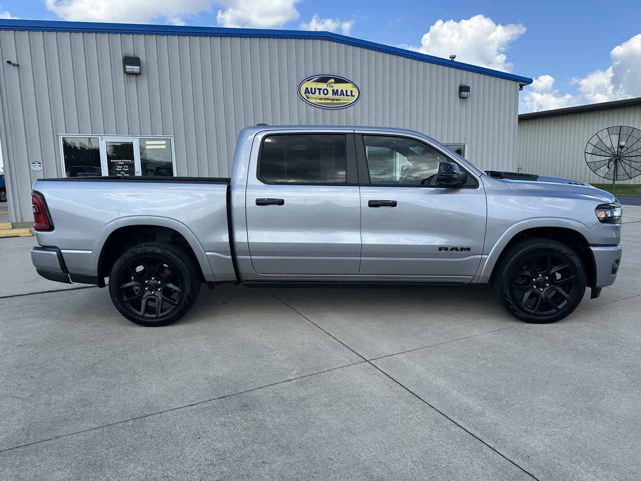 RAM 1500 Laramie 4x4 Crew Cab 5'7" Box 2025