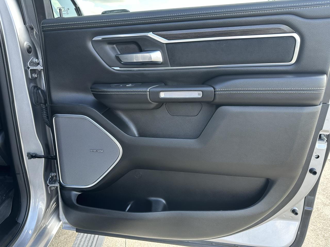 RAM 1500 Laramie 4x4 Crew Cab 5'7" Box 2025