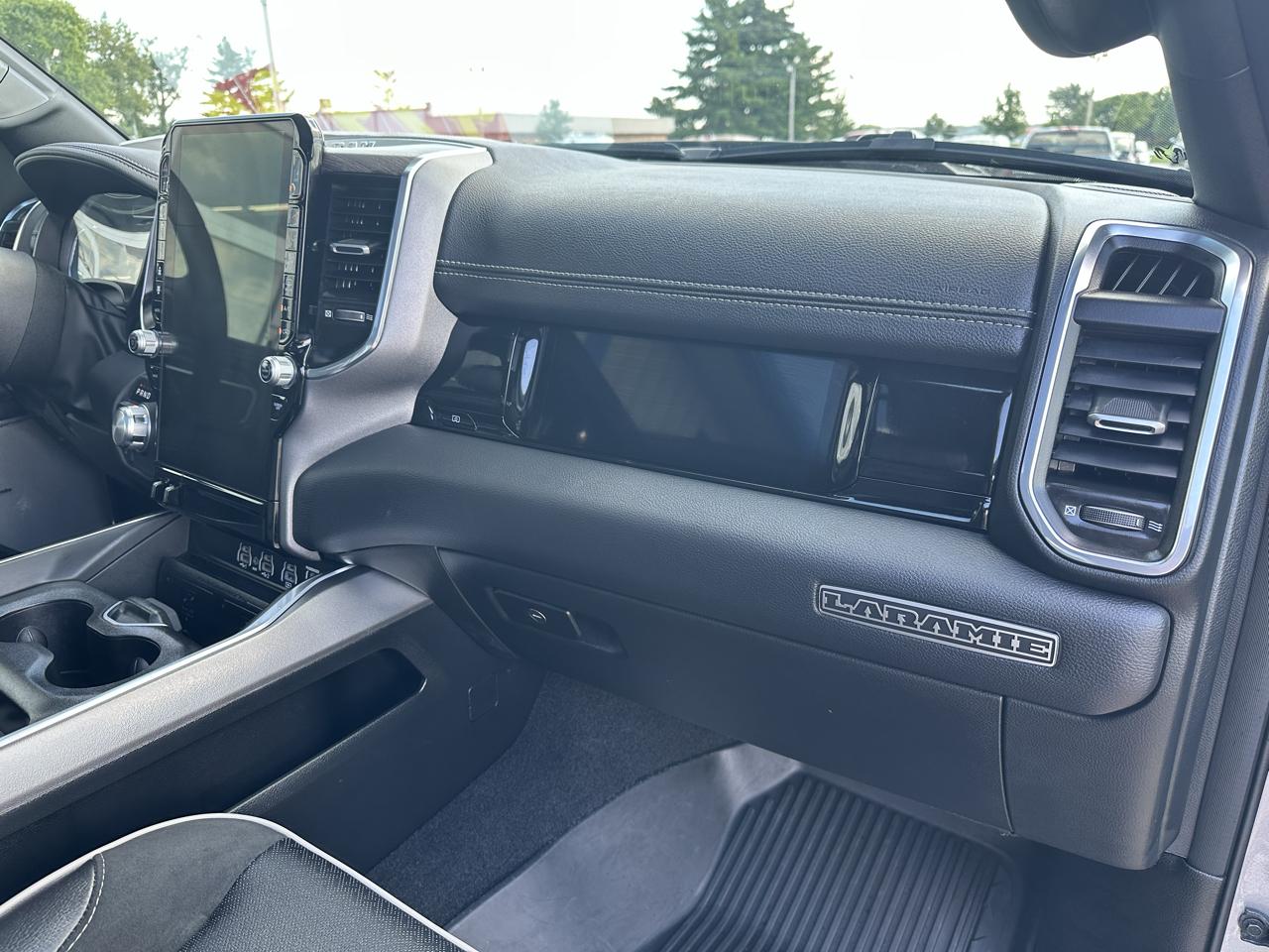RAM 1500 Laramie 4x4 Crew Cab 5'7" Box 2025