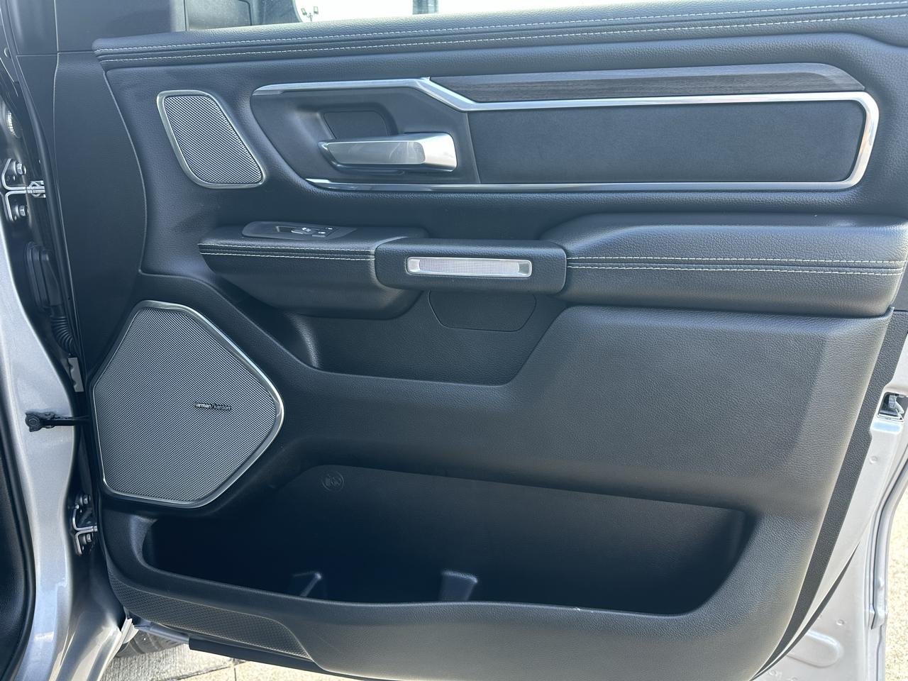 RAM 1500 Laramie 4x4 Crew Cab 5'7" Box 2025