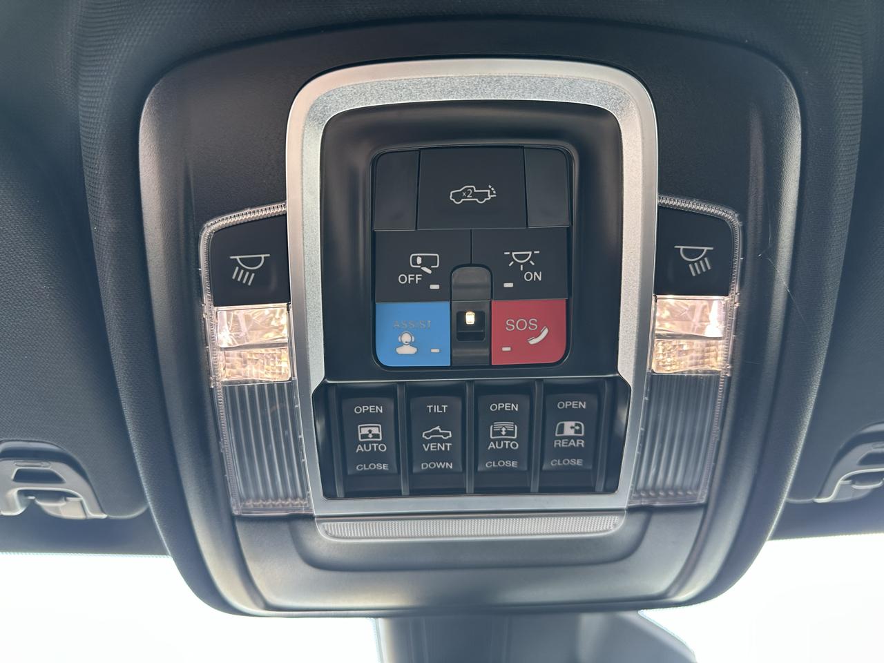 RAM 1500 Laramie 4x4 Crew Cab 5'7" Box 2025