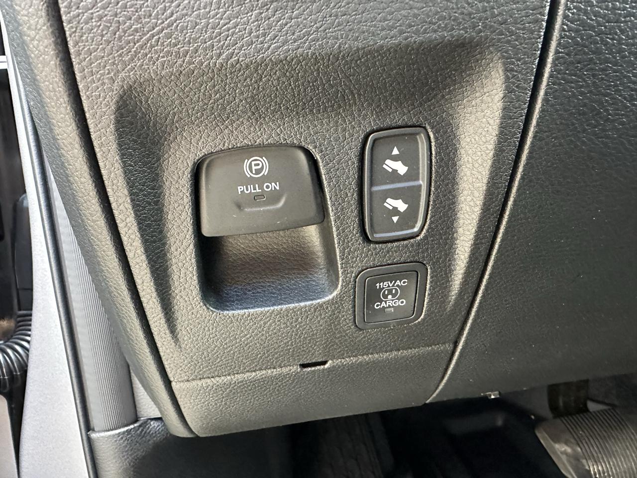 RAM 1500 Laramie 4x4 Crew Cab 5'7" Box 2025