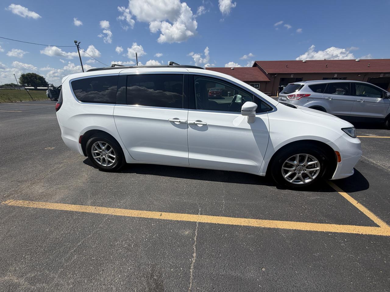 Chrysler Pacifica Touring L FWD 2022
