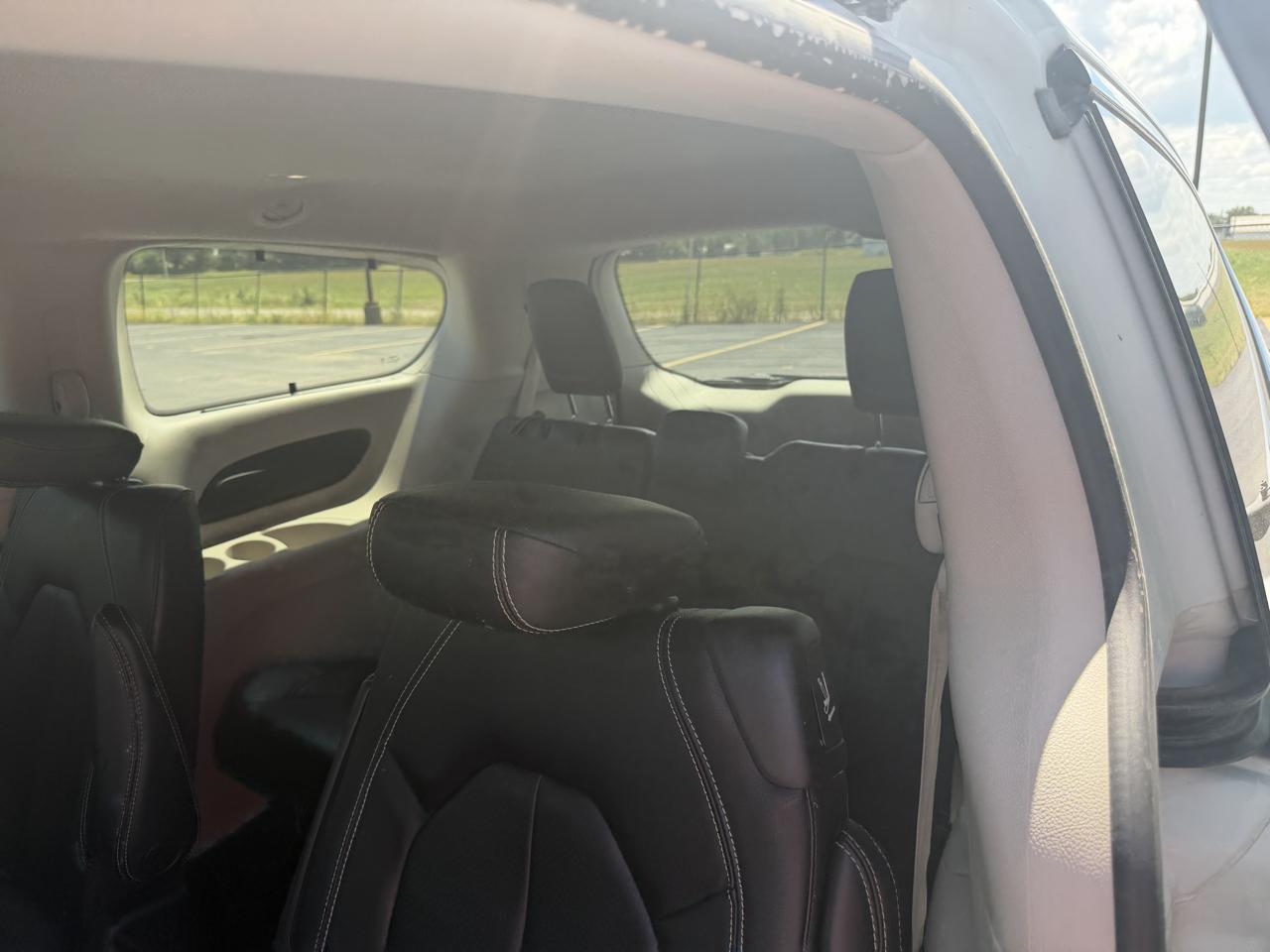 Chrysler Pacifica Touring L FWD 2022