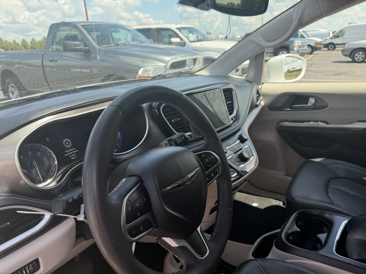 Chrysler Pacifica Touring L FWD 2022