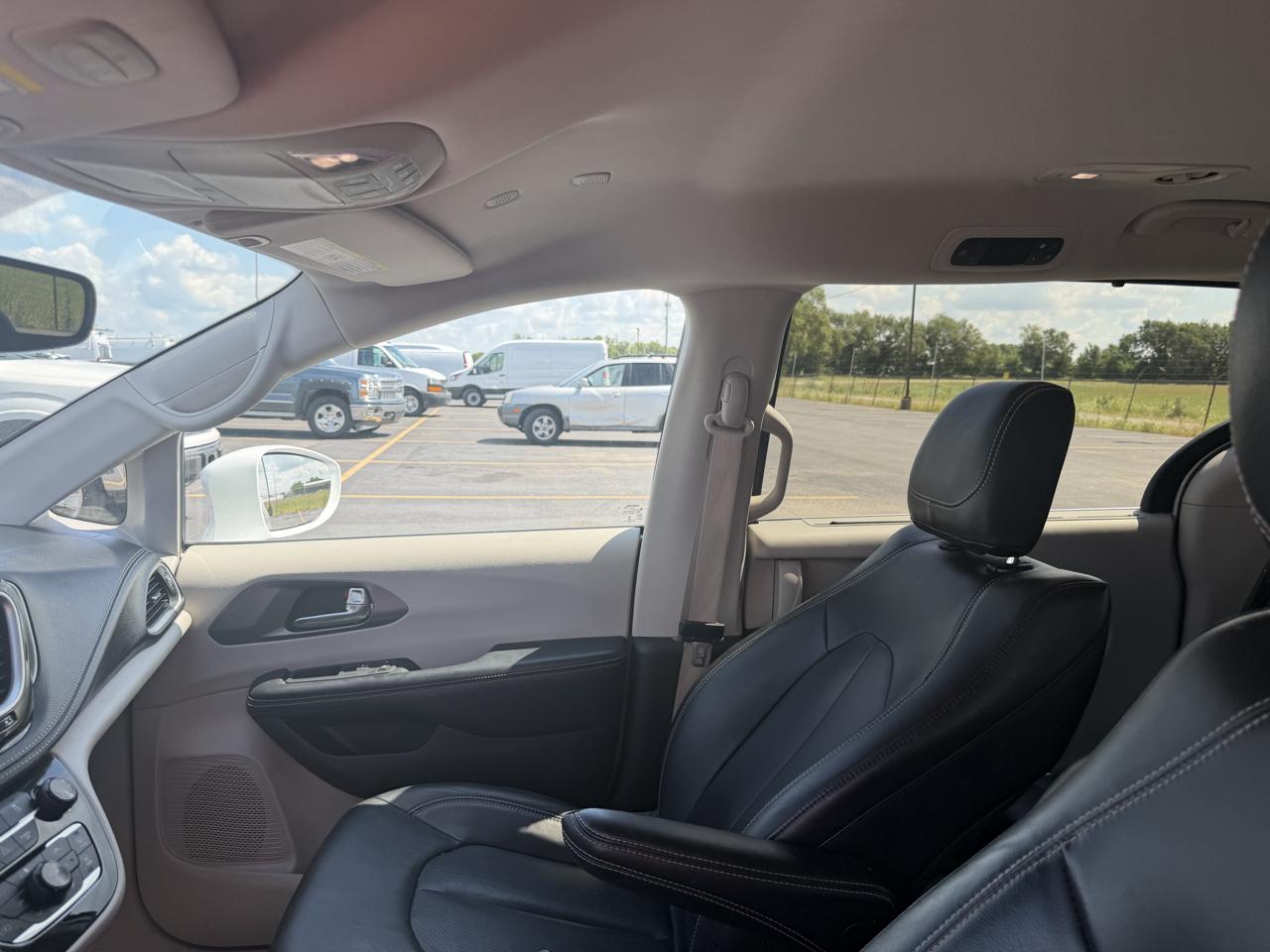 Chrysler Pacifica Touring L FWD 2022