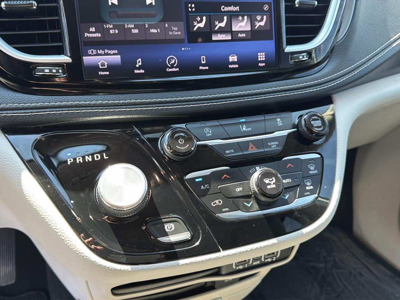 Chrysler Pacifica Touring L FWD 2022