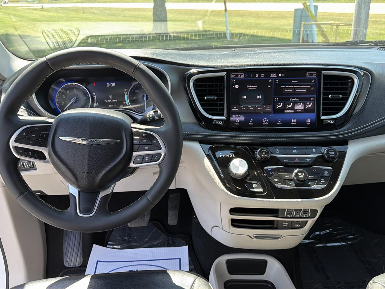 Chrysler Pacifica Touring L FWD 2022