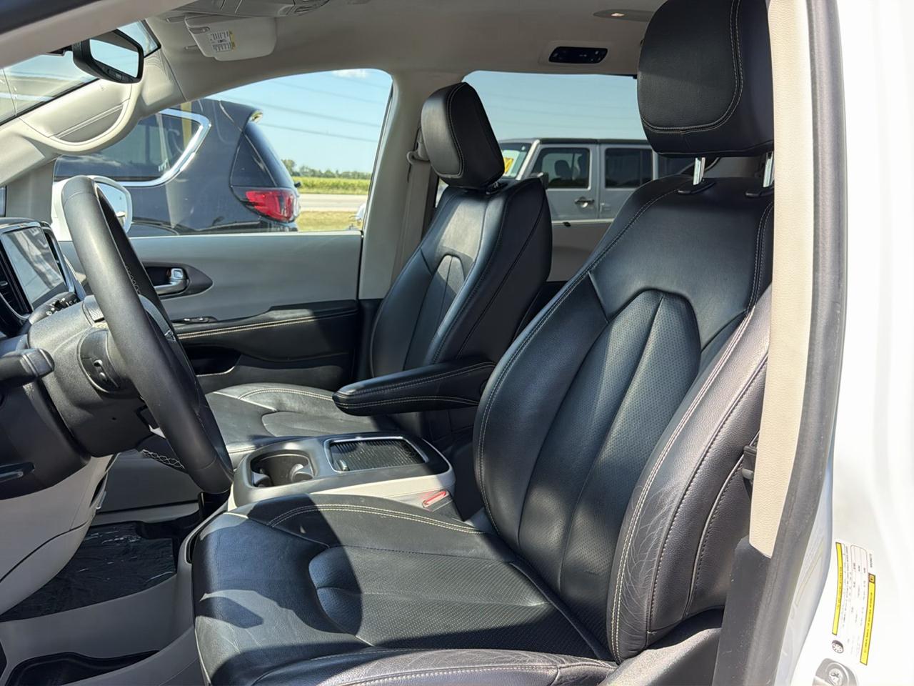 Chrysler Pacifica Touring L FWD 2022