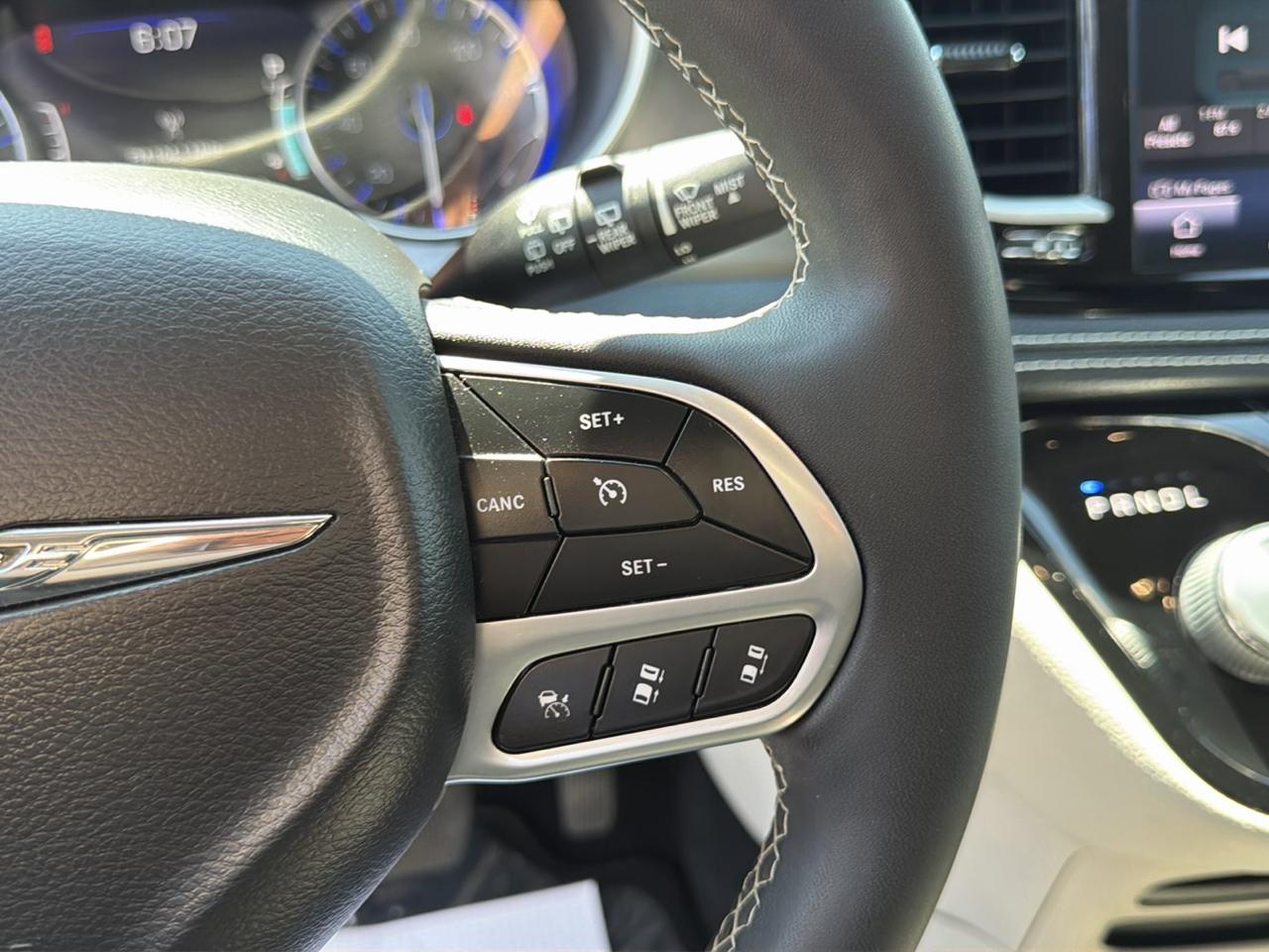 Chrysler Pacifica Touring L FWD 2022