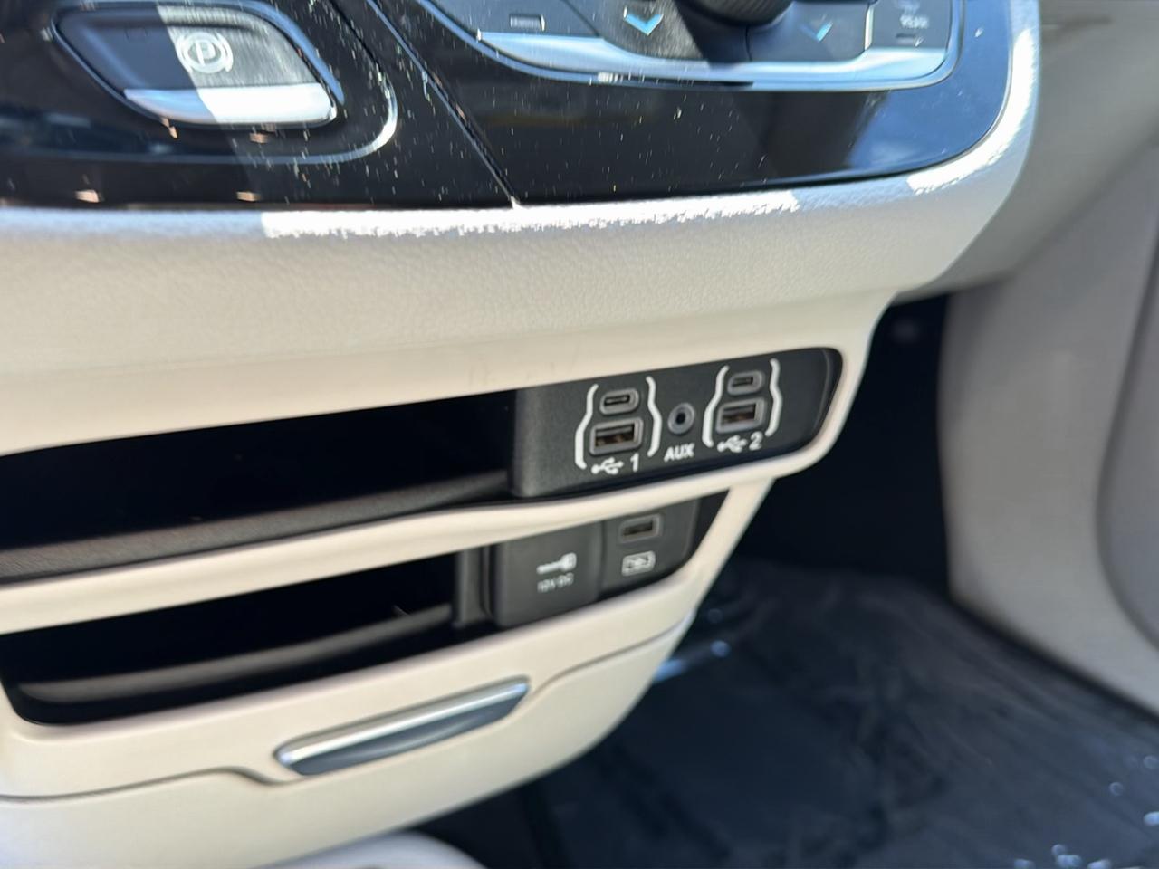 Chrysler Pacifica Touring L FWD 2022