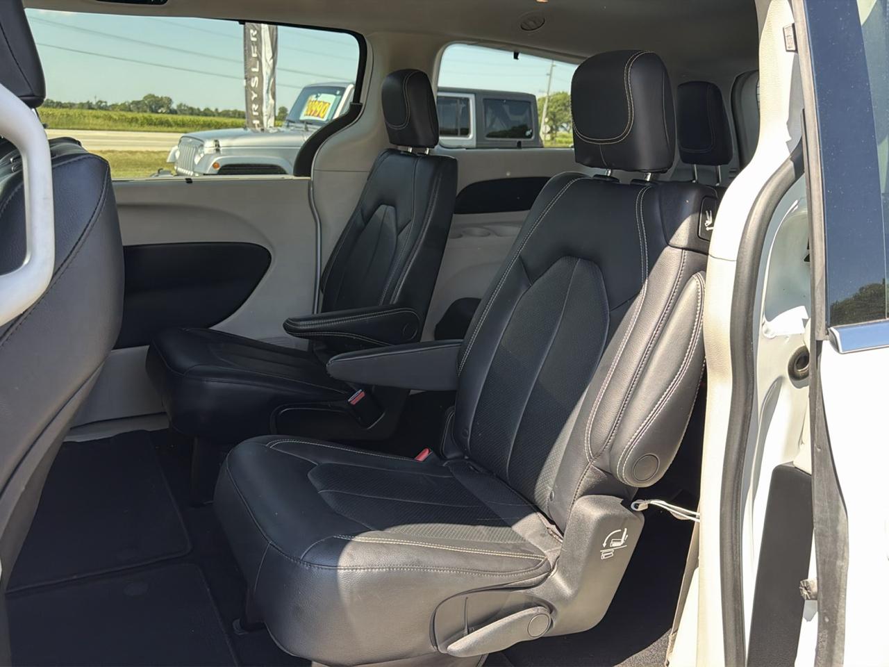 Chrysler Pacifica Touring L FWD 2022