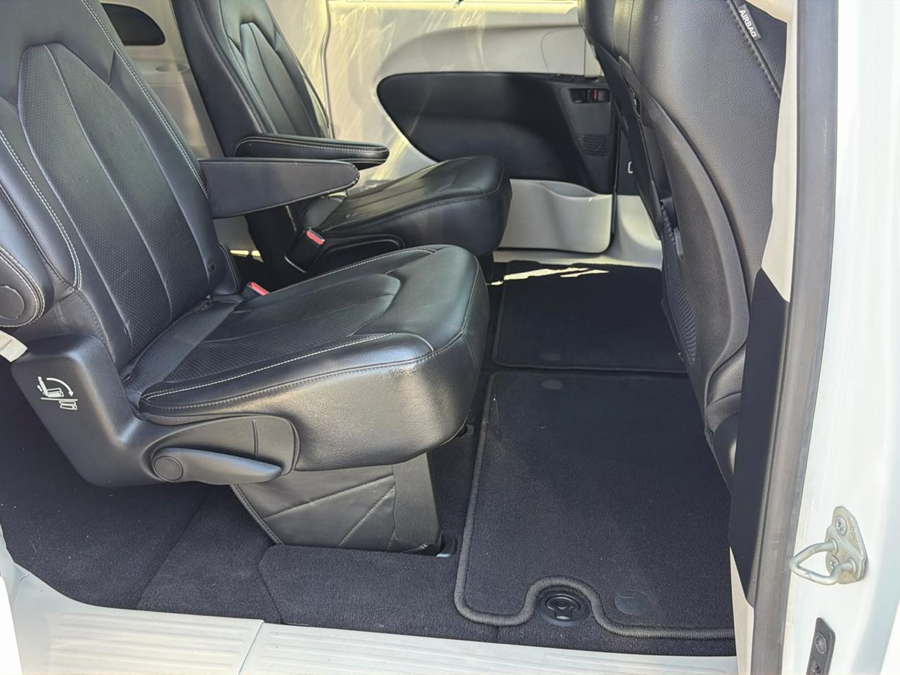 Chrysler Pacifica Touring L FWD 2022