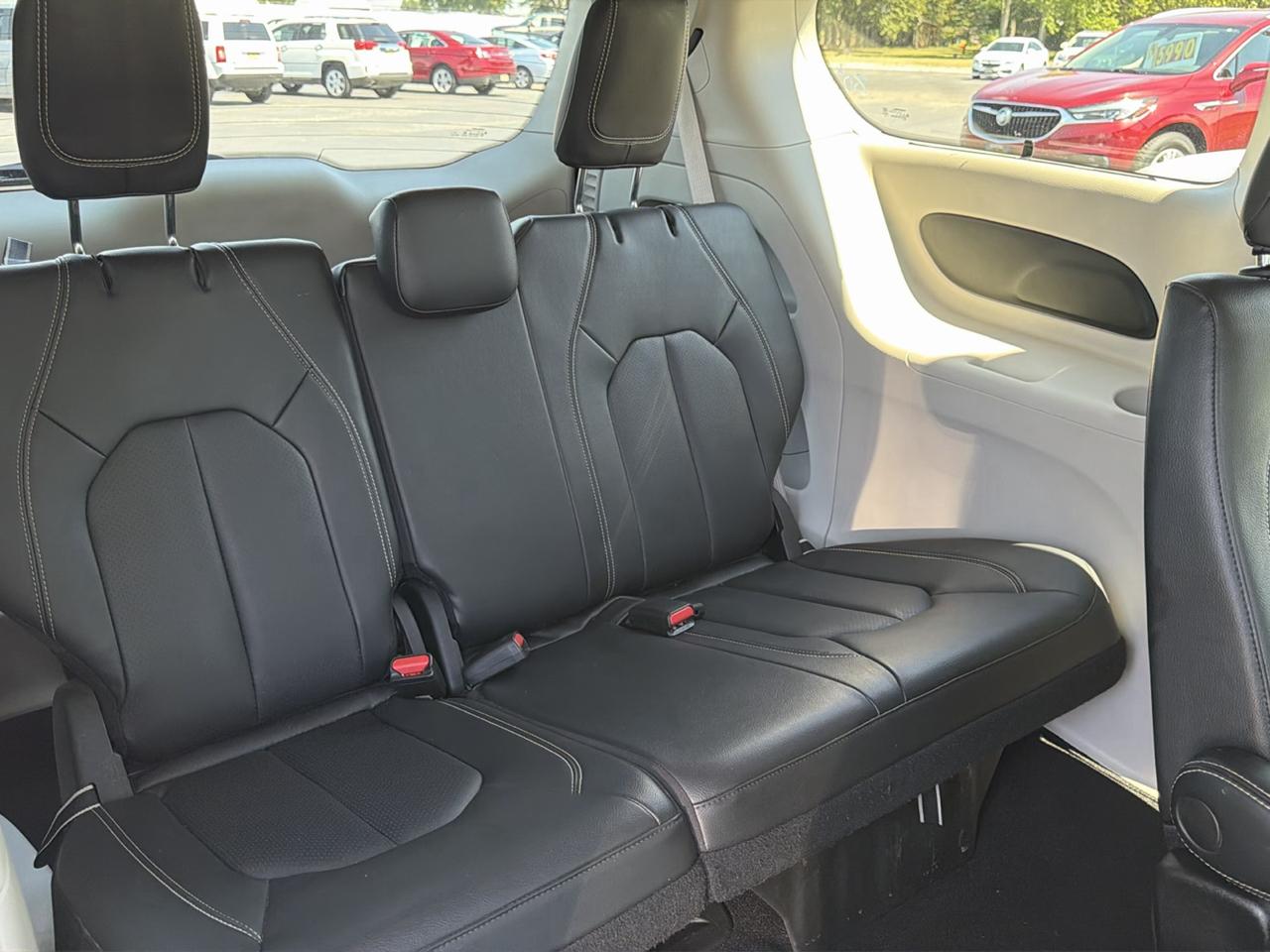 Chrysler Pacifica Touring L FWD 2022