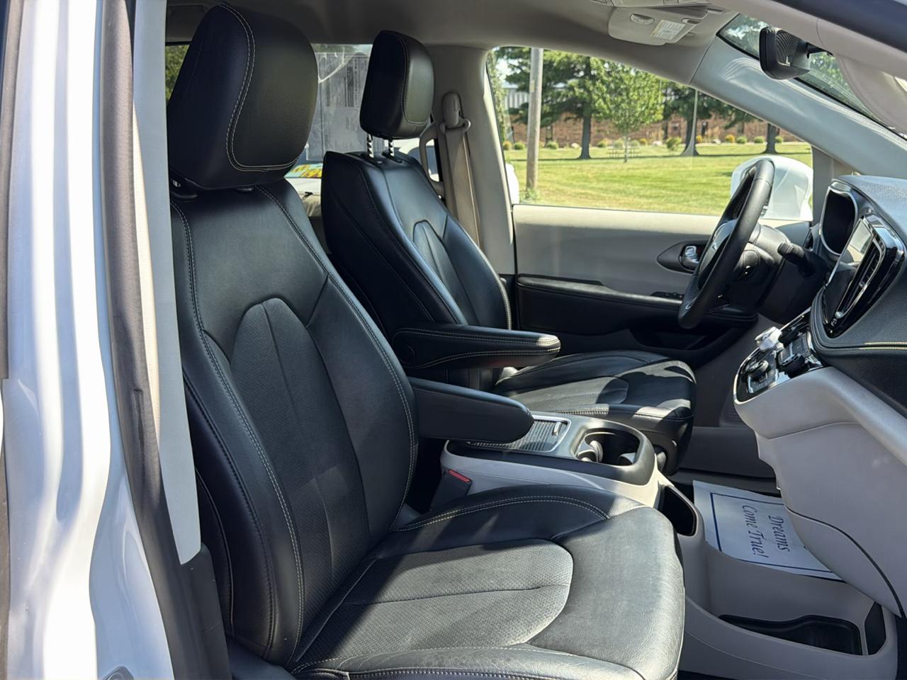 Chrysler Pacifica Touring L FWD 2022
