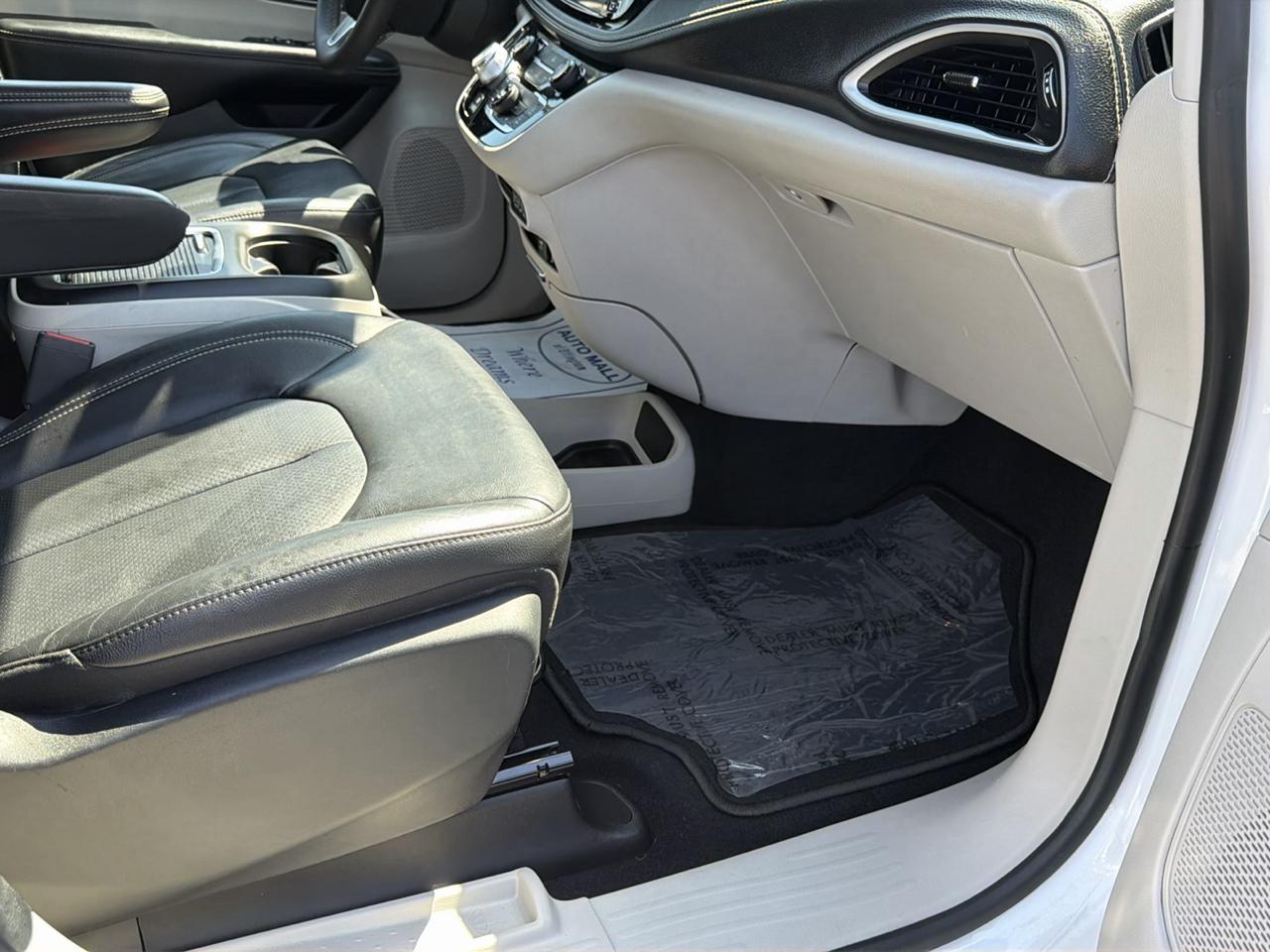 Chrysler Pacifica Touring L FWD 2022