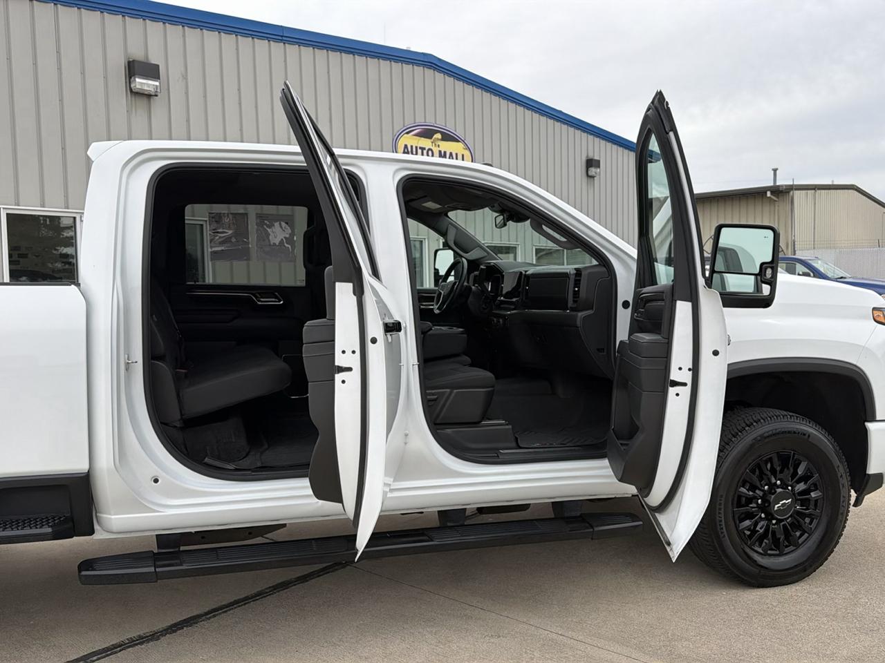 Chevrolet Silverado 2500HD 4WD Crew Cab 159" LT 2024