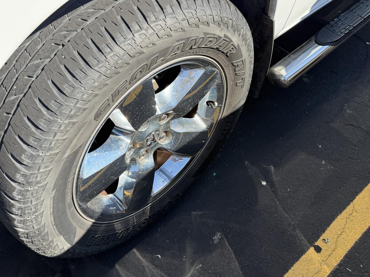 RAM 1500 4WD Crew Cab 140.5" Lone Star 2015