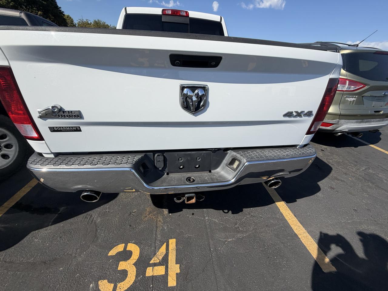 RAM 1500 4WD Crew Cab 140.5" Lone Star 2015