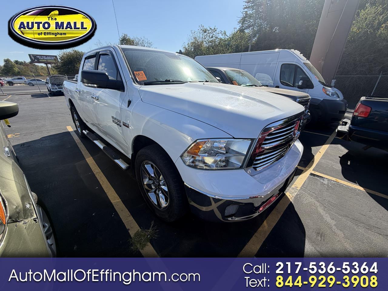 RAM 1500 4WD Crew Cab 140.5" Lone Star 2015