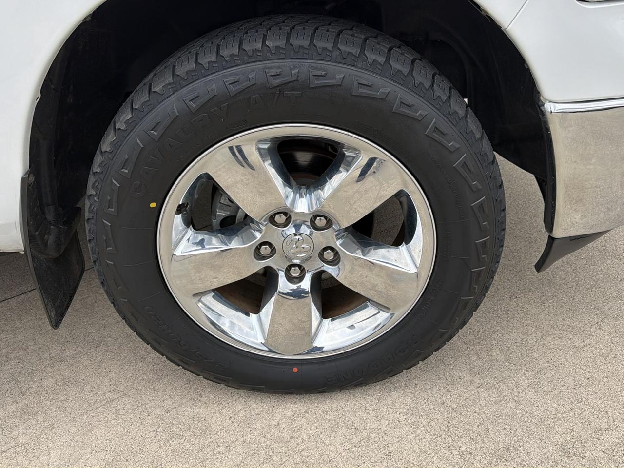 RAM 1500 4WD Crew Cab 140.5" Lone Star 2015